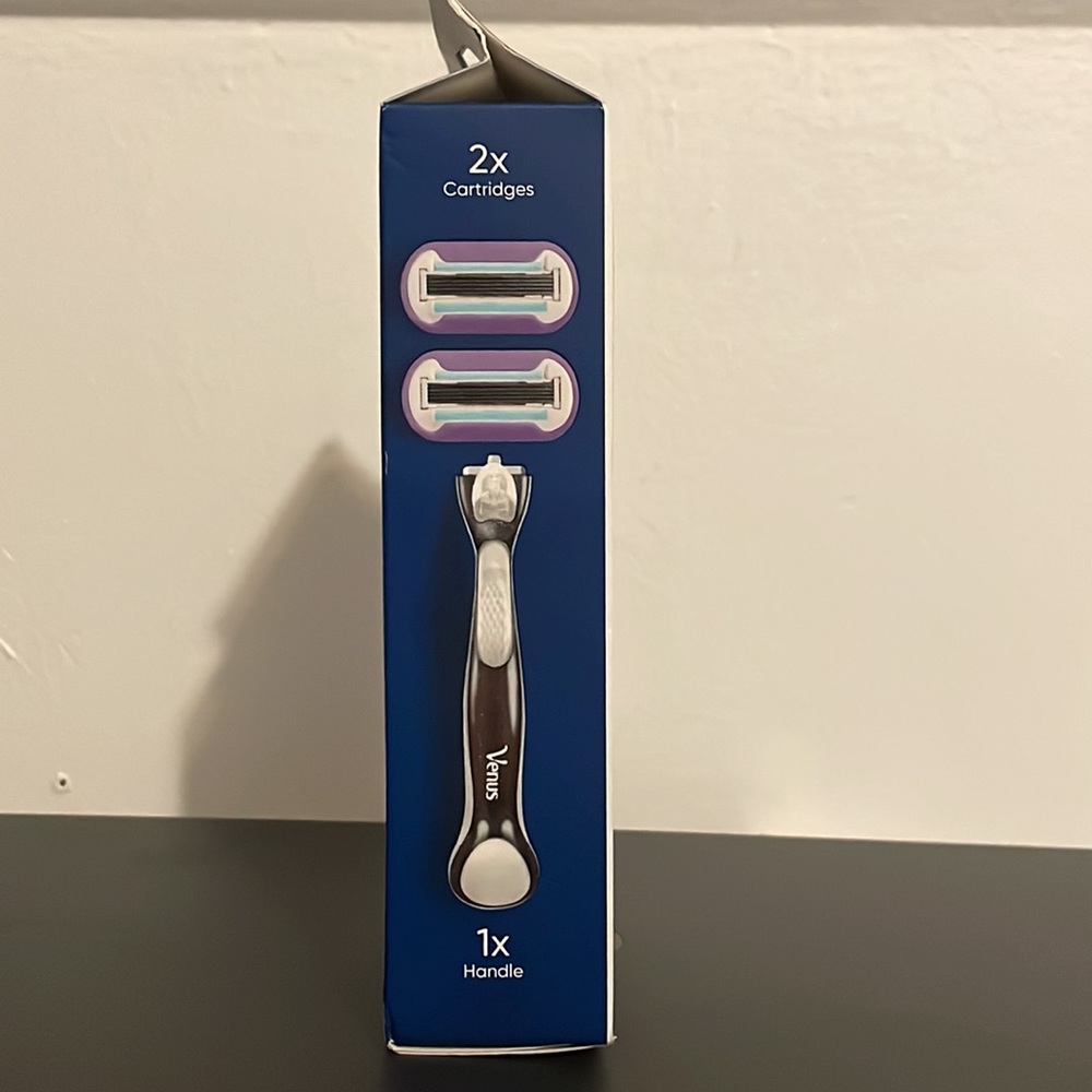 Gillette Venus Razor - Picture 2 of 2